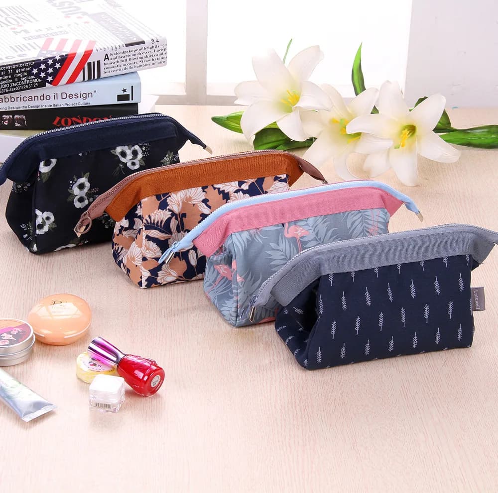 New Fashion Cosmetic Bag Women Waterproof Flamingo Makeup Bags Travel Organizer Toiletry Kits Portable Makeup Bags Beautician
