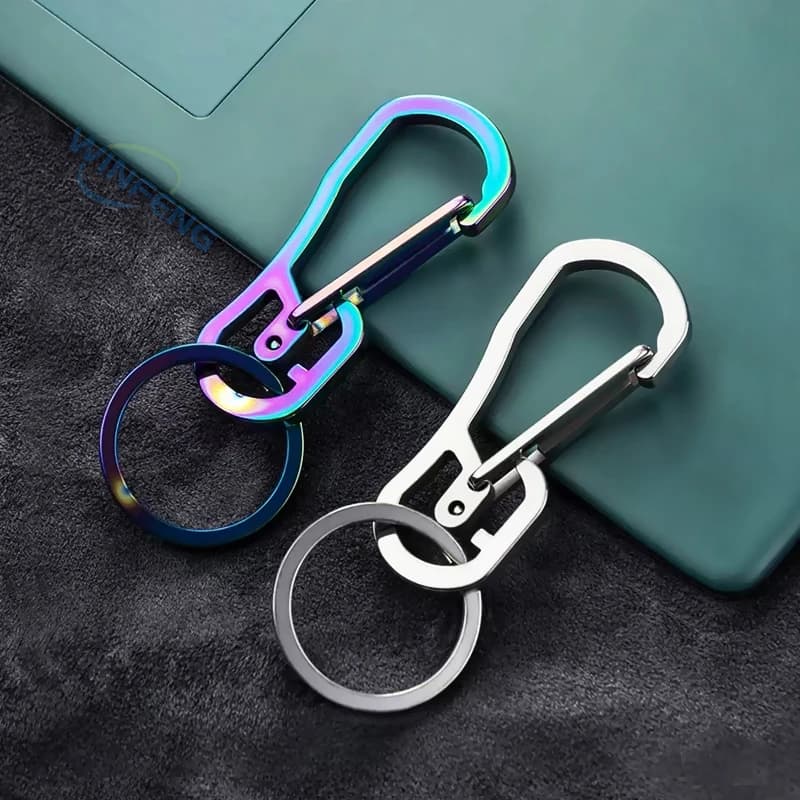 High Quality EDC Tools Keychain Portable Self Defense Stinger Keyring Outdoor Camping Emergency Survival Whistle Key Chain