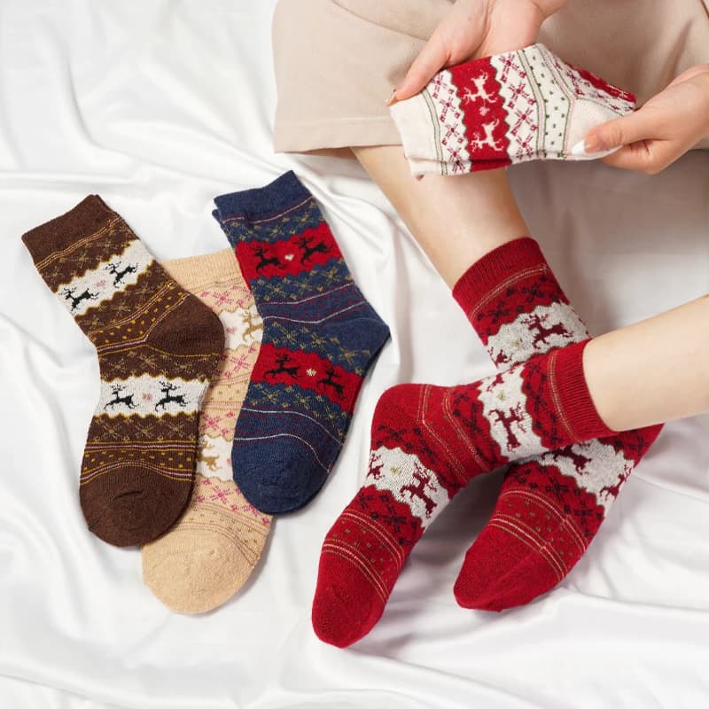 Christmas Elk Middle Tube Socks Double Denier Festival Gift Autumn Winter Thickened Cotton Socks Japanese Cute Girls Warm Socks