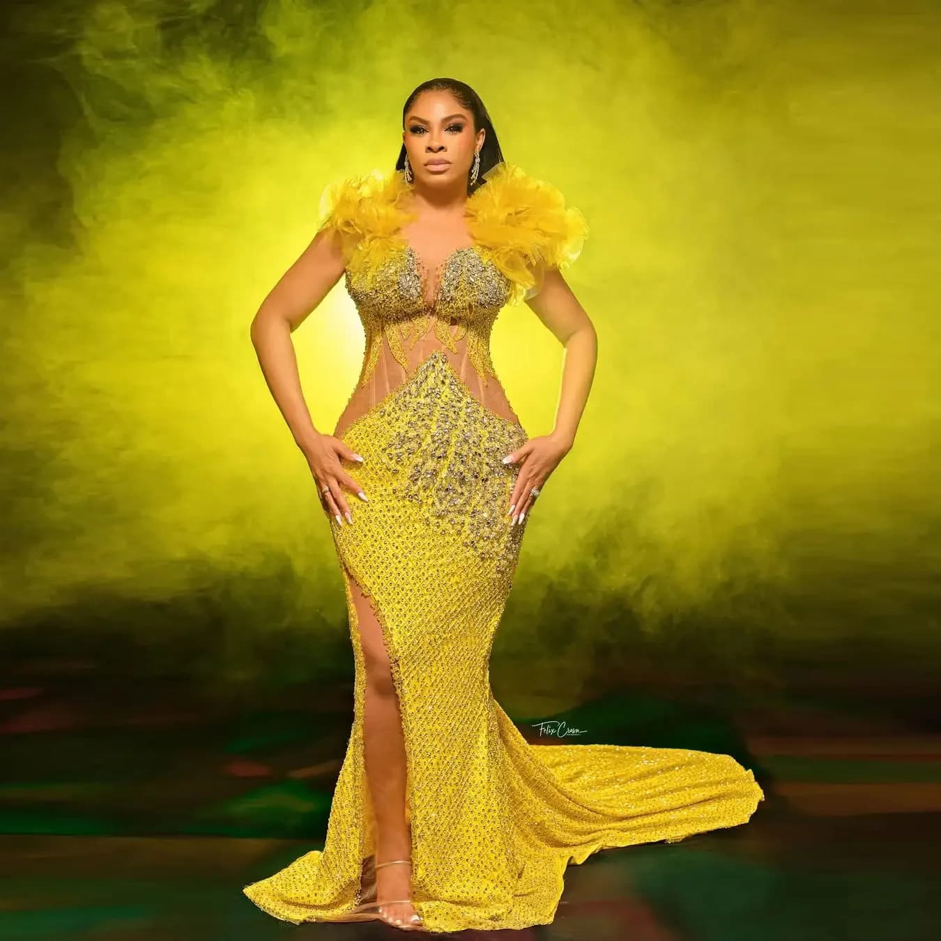 Gorgeous Prom Dresses Mermaid vestidos de gala Yellow Evening Gowns with Split Layered Shoulder Beaded Prom Dress Transparent