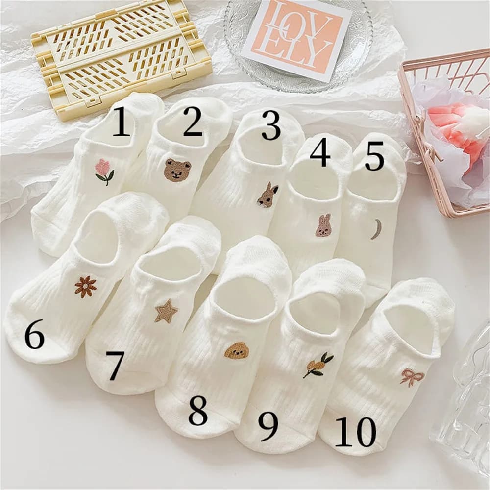 KISS WIFE Women's White Cotton Boat Socks Cartoon Pattern Bear Flower Casual Breathable Cute Socks Short Happy Ankle