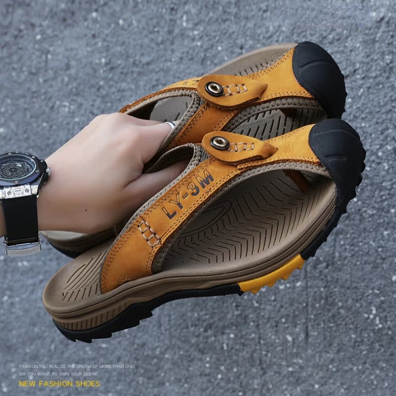 Genuine Cow Leather Shoes Men Sandals Flip Flops Men's Casual Shoes Classic Massage Men Beach Slippers Anti-slip Summer 2025 New