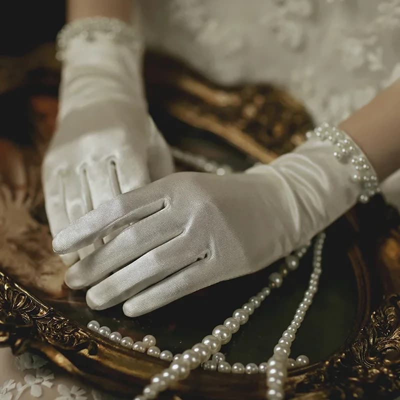 New Arrival Ivory Bridal Gloves Cheap Gant Mariage Femme Novia Bride Wedding Gloves Beaded Pearls Accessoires Mariage 2025
