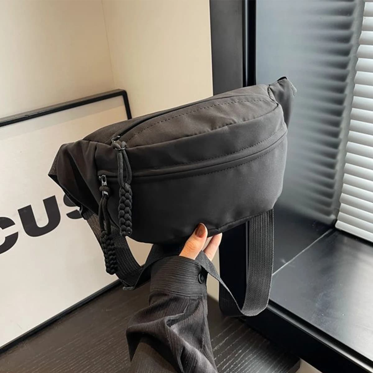 Women’s Lightweight Nylon Waist Bag Large Capacity Zipper Multiple Compartments Crossbody Bag Stylish Practical for Daily Use