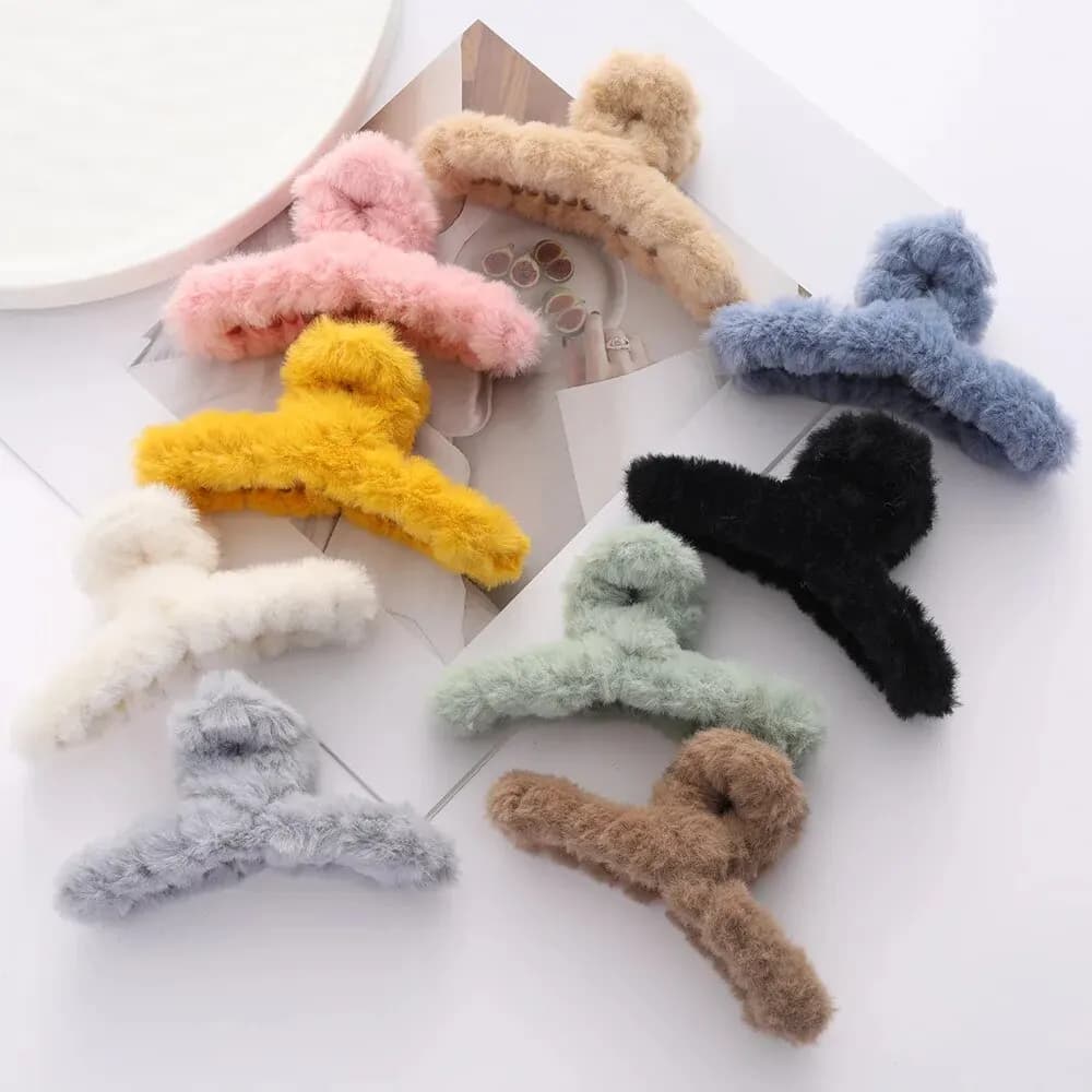 2/4Pcs Plush Hair Claw for Women Elegant Acrylic Hairpins Faux Fur Hair Clip Girls Barrette Headwear Winter Hair Accessories