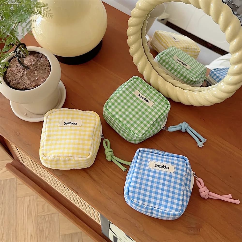 Mini Cute Lattice Square Cosmetic Bag Women Portable Earphones Lipstick Sanitary Napkins Storage Pouch Small Makeup Zipper Bags