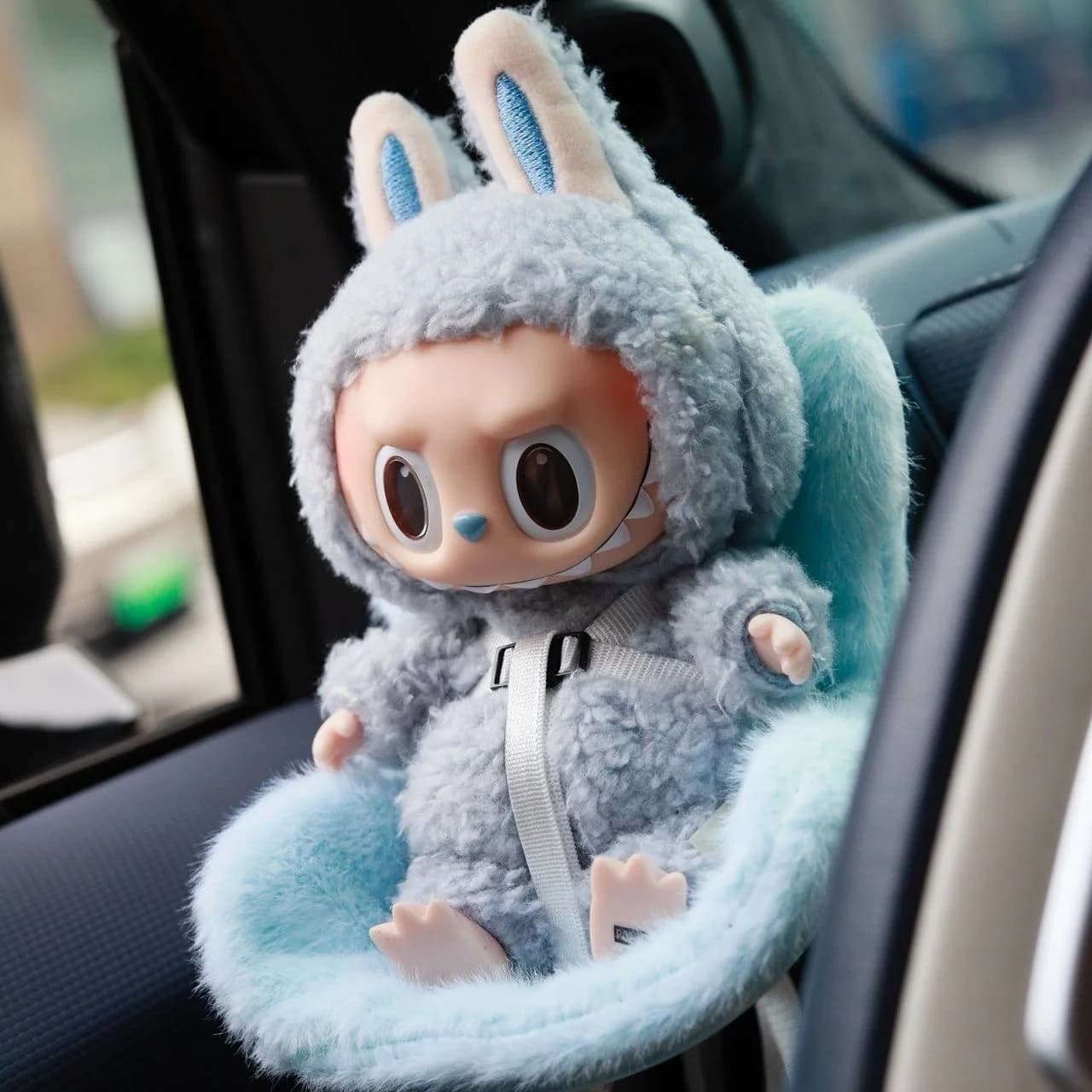new 15-17cm doll Seat Labubu Doll Safety Seat Cute Doll Air Outlet Aromatherapy decoration high-grade Car Interior Decoration