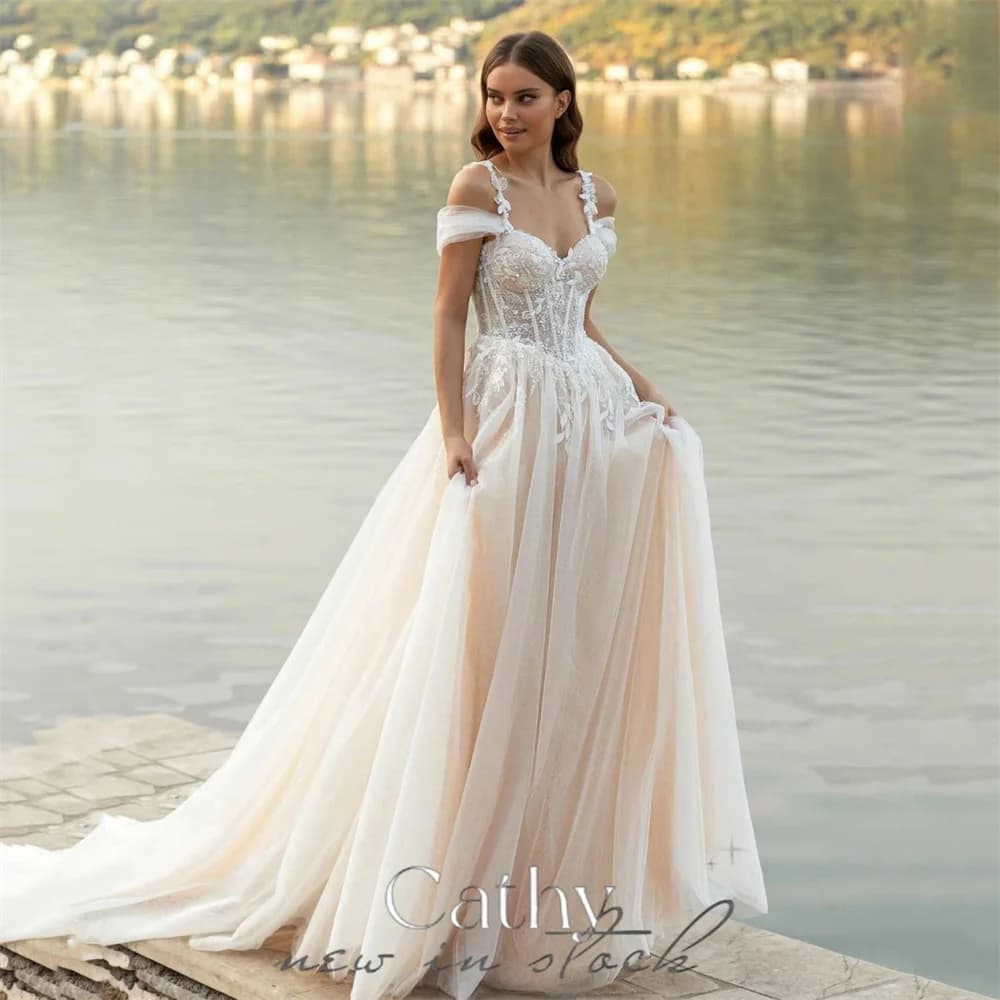 Cathy White Prom Dresses Princess Lace Appliques A-line فساتين السهرة Elegant Sleeveless Court Train Backless Vestidos De Noche