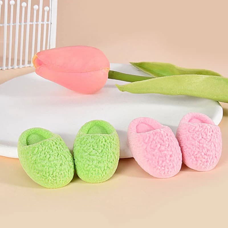1Pair 1:6 Dollhouse Miniature Slippers Simulation Flocking Slippers Home Model Decor Toy Doll House Accessories