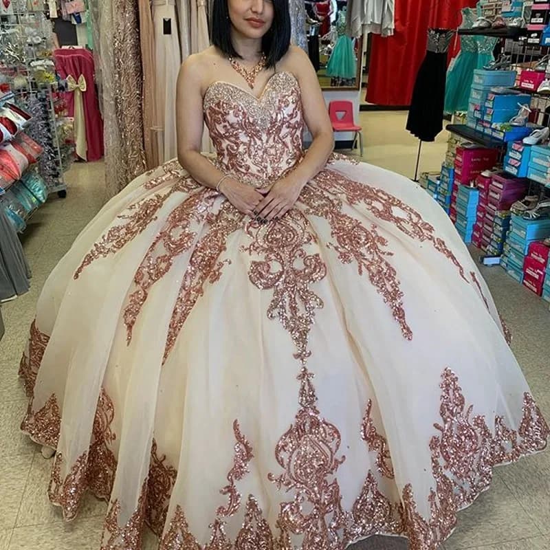 Sparkly Ball Gown Quinceanera Dresses with Detachable Sleeves: Sweetheart Tulle Vintage Lace Applique Sweet 16 Dress for Party Wear